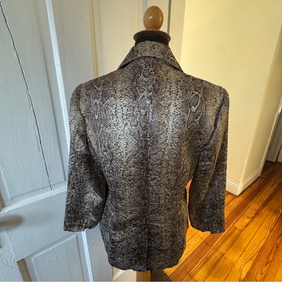 Chico’s snakeskin brocade blazer Cool dual - Picture 3 of 5